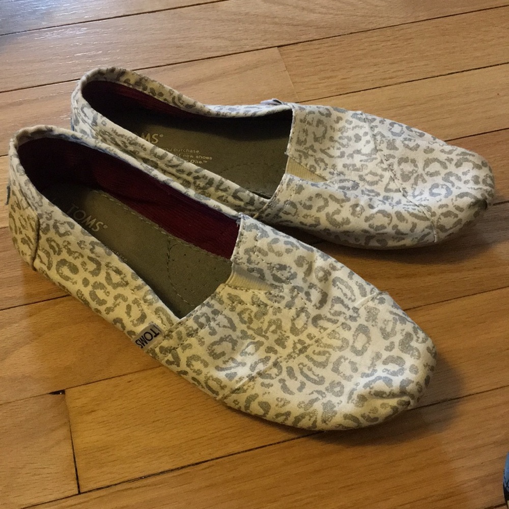 Leopard print TOMS